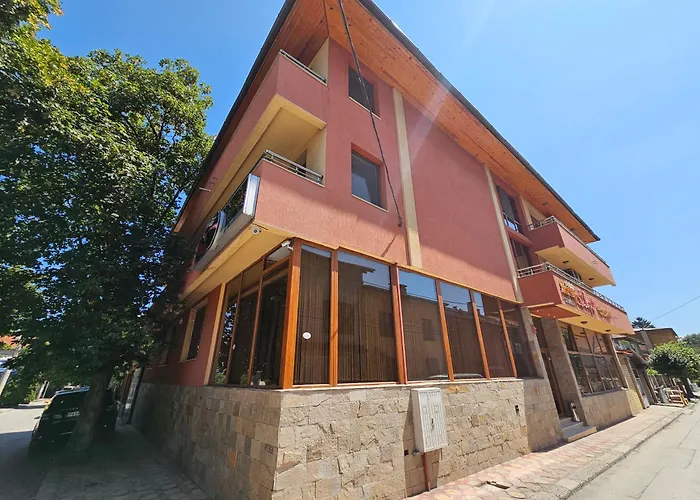 Family Jeri Хотел